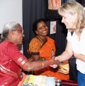 Studentinnen A. Rani und J. Jayalakshmi mit Becky Douglas -  2024 by Werner Dornik