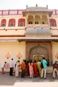 Students amazed about the Peacock Gate getting to the other part of the City Palace